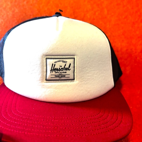 Herschel Whaler unisex navy, red and white colour block trucker cap hat NWT - Picture 4 of 9